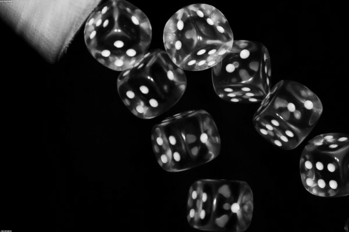 Zbliżenie na rzucone kości